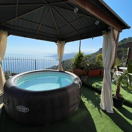 Roomantic & Piscina Idromassaggio 4* Cefalù