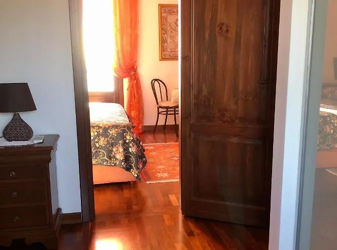 Roomantic & Piscina Idromassaggio Готель типу 