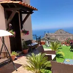 Roomantic & Piscina Idromassaggio فندق مبيت وإفطار تْشيفالو