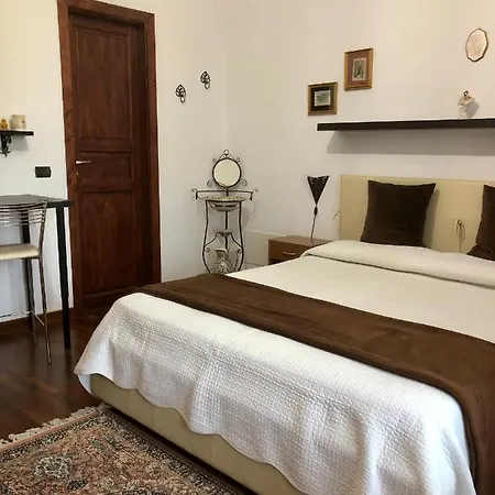לינה וארוחת בוקר Roomantic & Piscina Idromassaggio