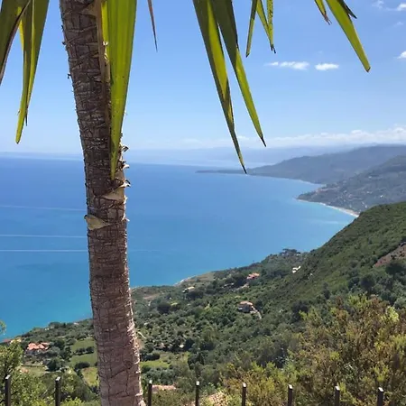 Roomantic & Piscina Idromassaggio Nocleg ze śniadaniem Cefalù