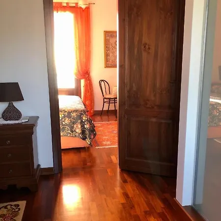 Roomantic & Piscina Idromassaggio Bed & Breakfast