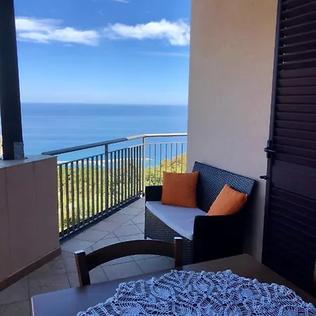 Roomantic & Piscina Idromassaggio Cefalù