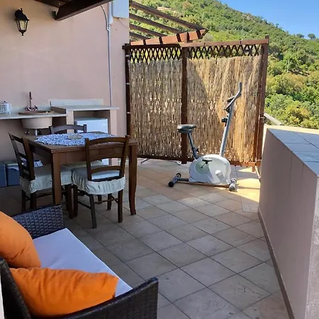 Roomantic & Piscina Idromassaggio Nocleg ze śniadaniem Cefalù