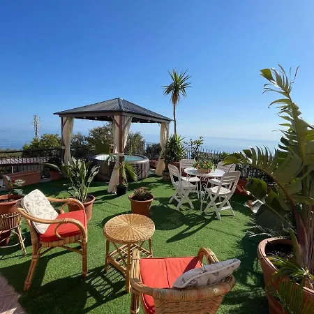 Roomantic & Piscina Idromassaggio Nocleg ze śniadaniem Cefalù