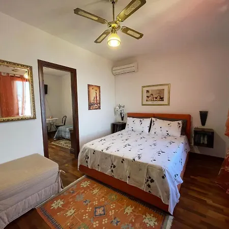 Roomantic & Piscina Idromassaggio Bed and breakfast