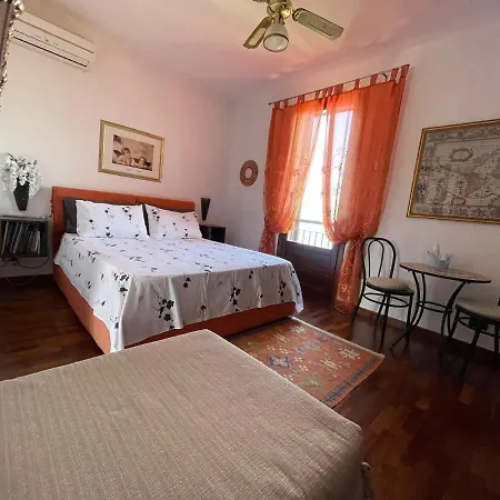 Bed & Breakfast Roomantic&piscina Idromassaggio 4*