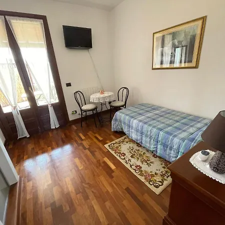 Roomantic & Piscina Idromassaggio Nocleg ze śniadaniem 4*