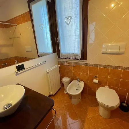Roomantic & Piscina Idromassaggio 4* צ'פאלו