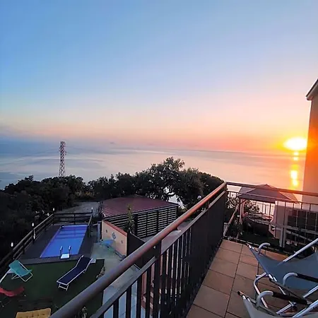 Bed & Breakfast Roomantic & Piscina Idromassaggio Cefalù