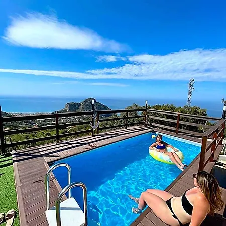 Roomantic & Piscina Idromassaggio 4* Cefalù