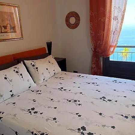 Bed & Breakfast Roomantic & Piscina Idromassaggio 4*