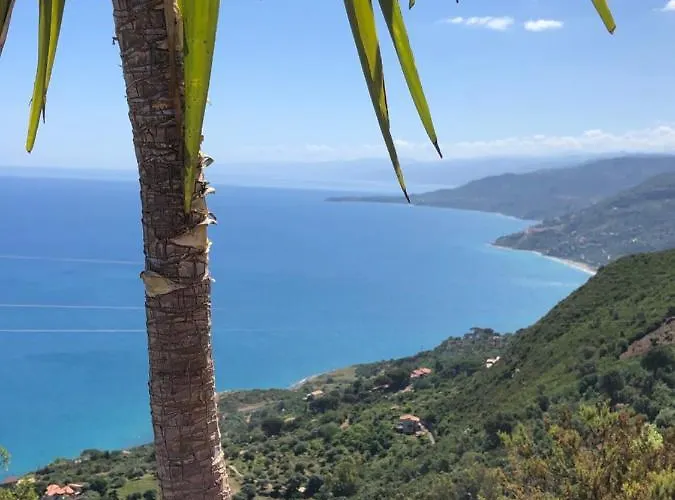 Roomantic & Piscina Idromassaggio Oda ve Kahvaltı Cefalù