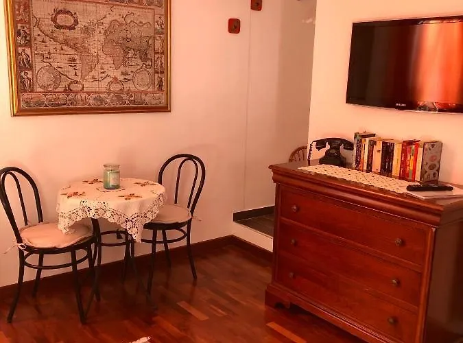 住宿加早餐酒店 Roomantic & Piscina Idromassaggio